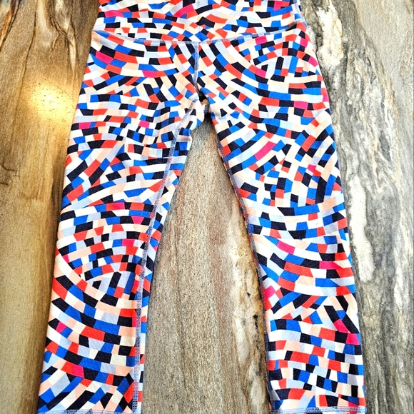 Lululemon Wunder Under Crop III Capoeira Multi - size 8 EUC! - Picture 2 of 5